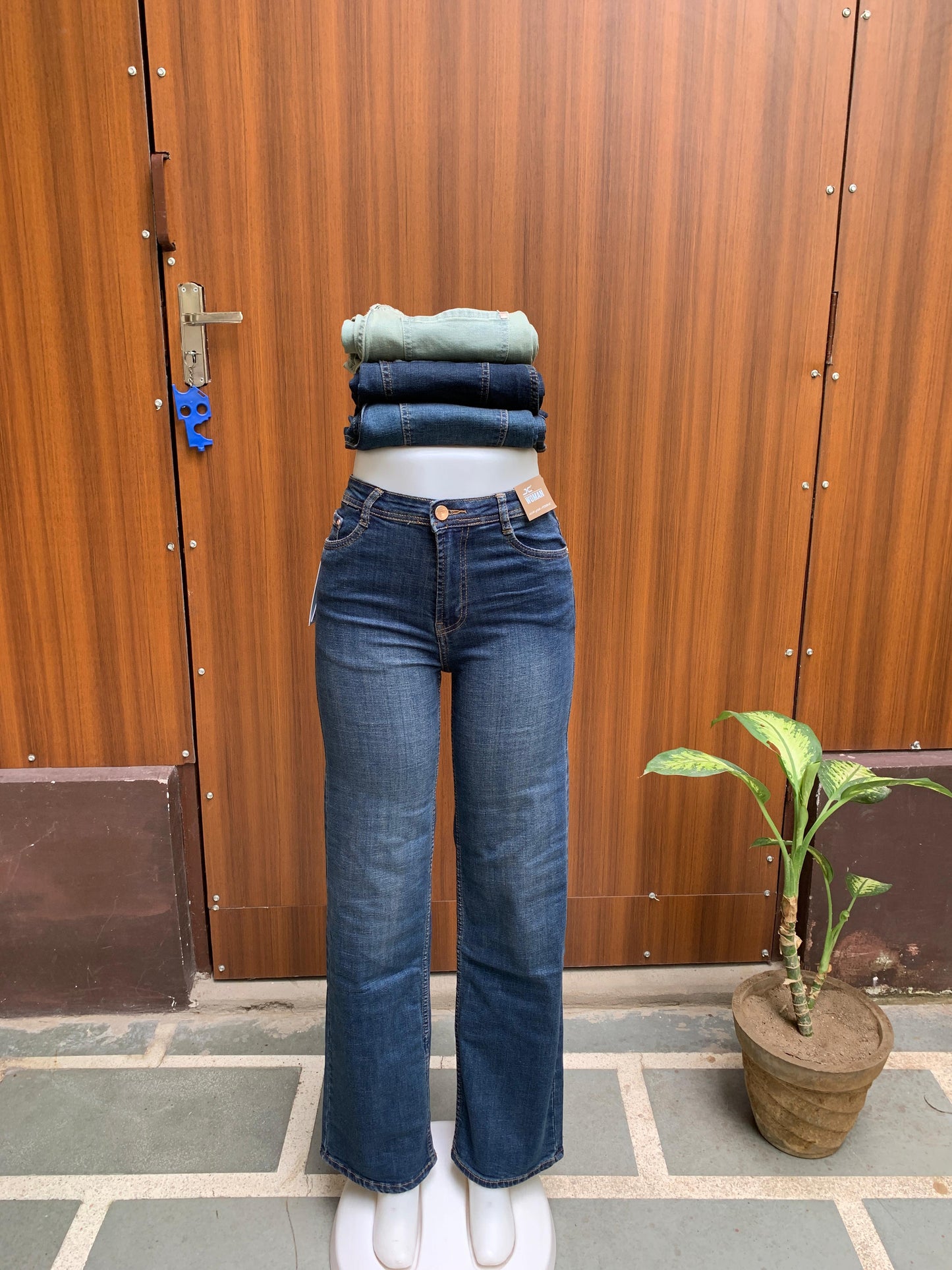 The 'Street Vibe' Relaxed Straight Jeans. WJ 5143